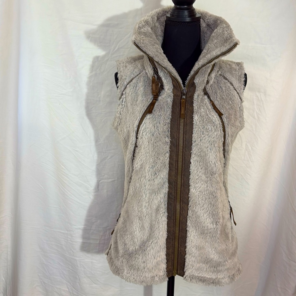 Born In The Mountain Kuhl Zipper Vest Hoodie